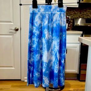 Girls mid length elastic waist skirt